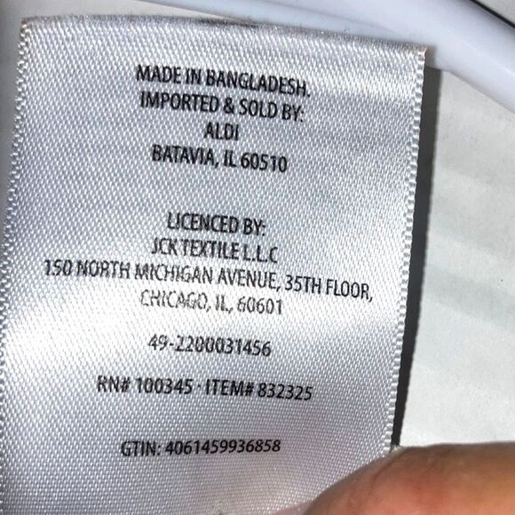 DISNEY Mickey and Minnie Mouse Holding Hands Crop Top Tshirt Womens Large - Picture 9 of 10